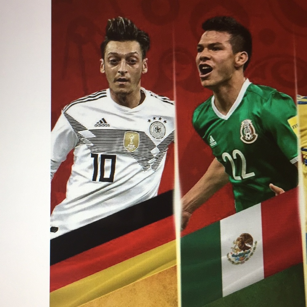 Germany 2018 World Cup Trophy Keychain/New - Picture 4 of 4